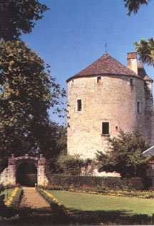 Montaigne exterior